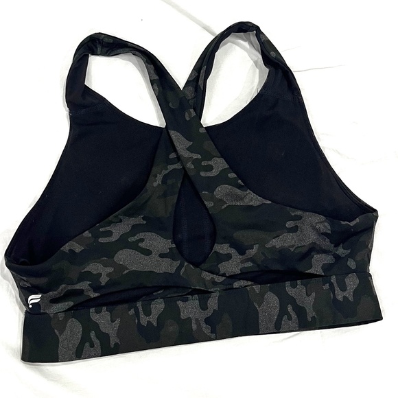 Fabletics Medium Impact Sports Bra in Black/Gray Camo Print, Size S - Picture 2 of 3